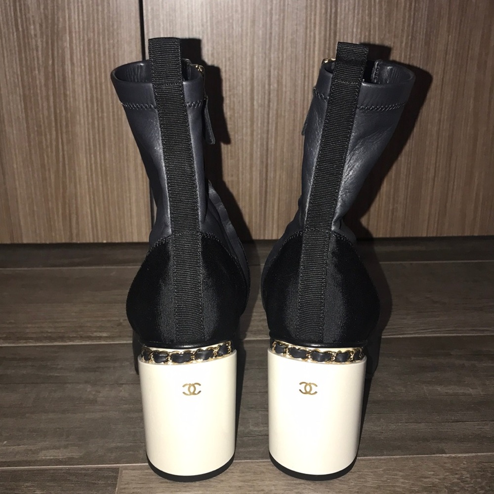 CHANEL boots - Picture 8 of 8